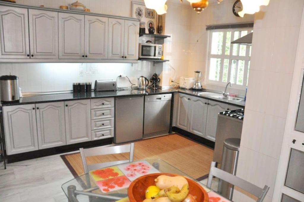 Villa Large 7 Bedroom In Sierrrezuela Heated Pool Malaga